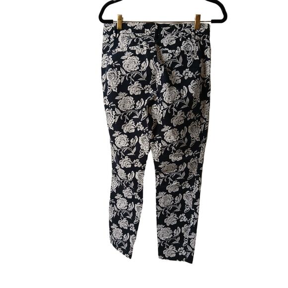 GAP Signature Skinny Ankle Khaki Black White All Over Floral Pants Size 8 - Picture 2 of 11